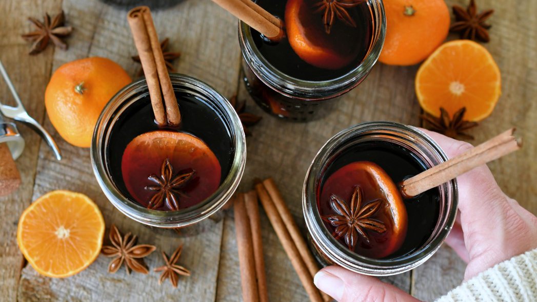 Festive Cocktail Recipe: GLUHWEIN